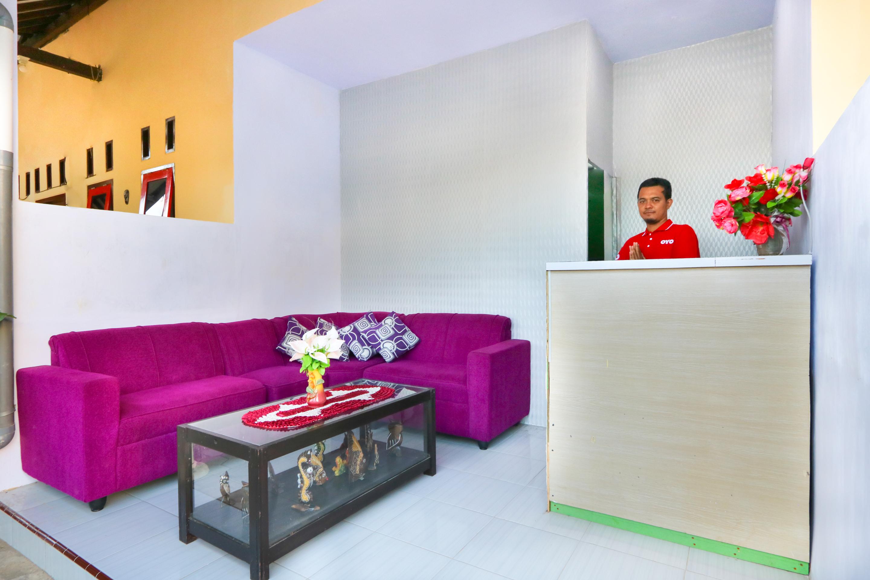 Reddoorz At El Shaday Homestay Banyuwangi Banyuwangi  Extérieur photo
