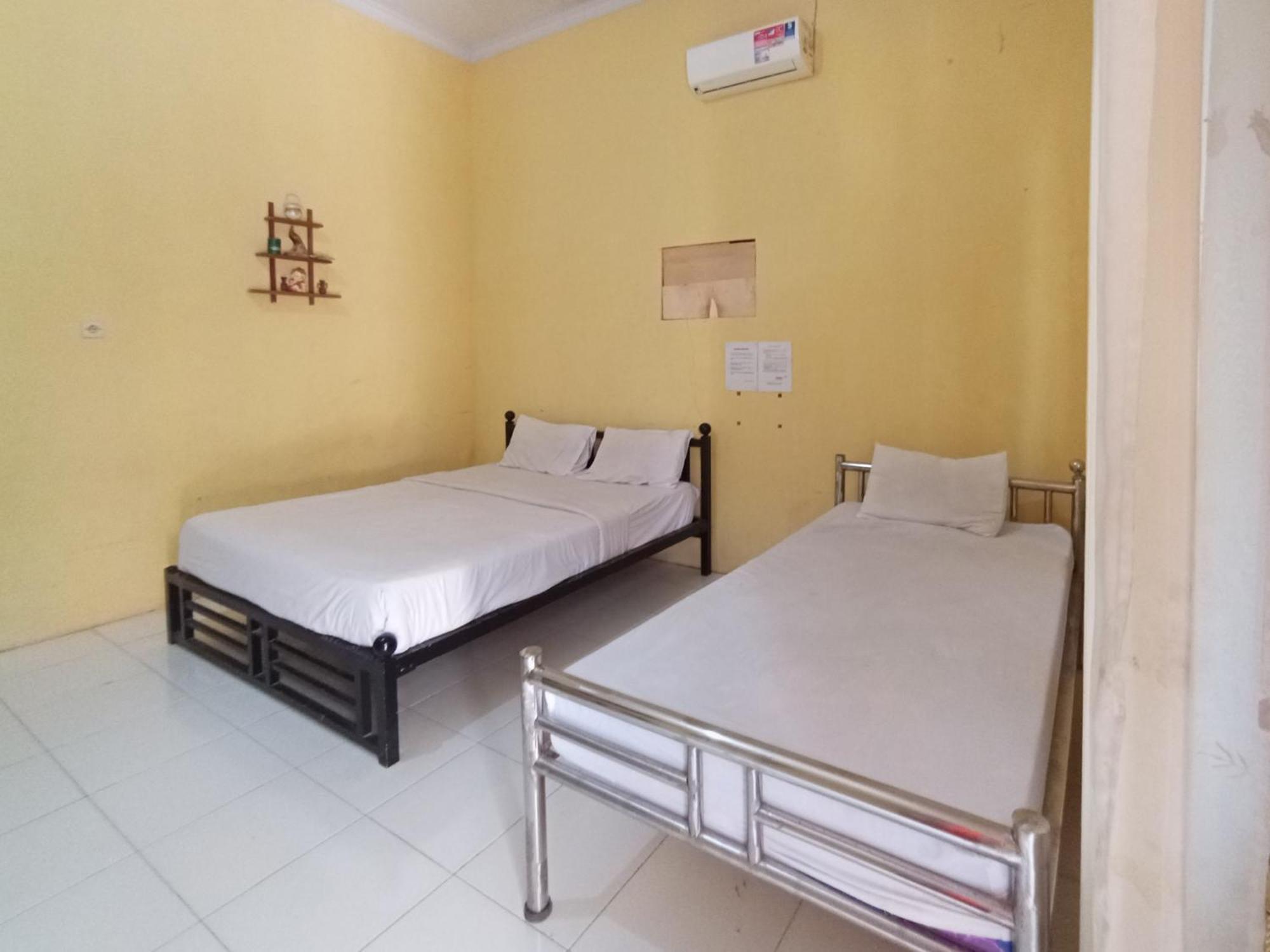 Reddoorz At El Shaday Homestay Banyuwangi Banyuwangi  Extérieur photo