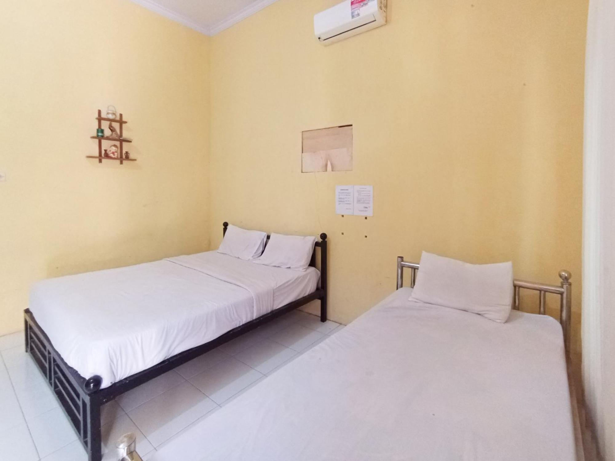 Reddoorz At El Shaday Homestay Banyuwangi Banyuwangi  Extérieur photo