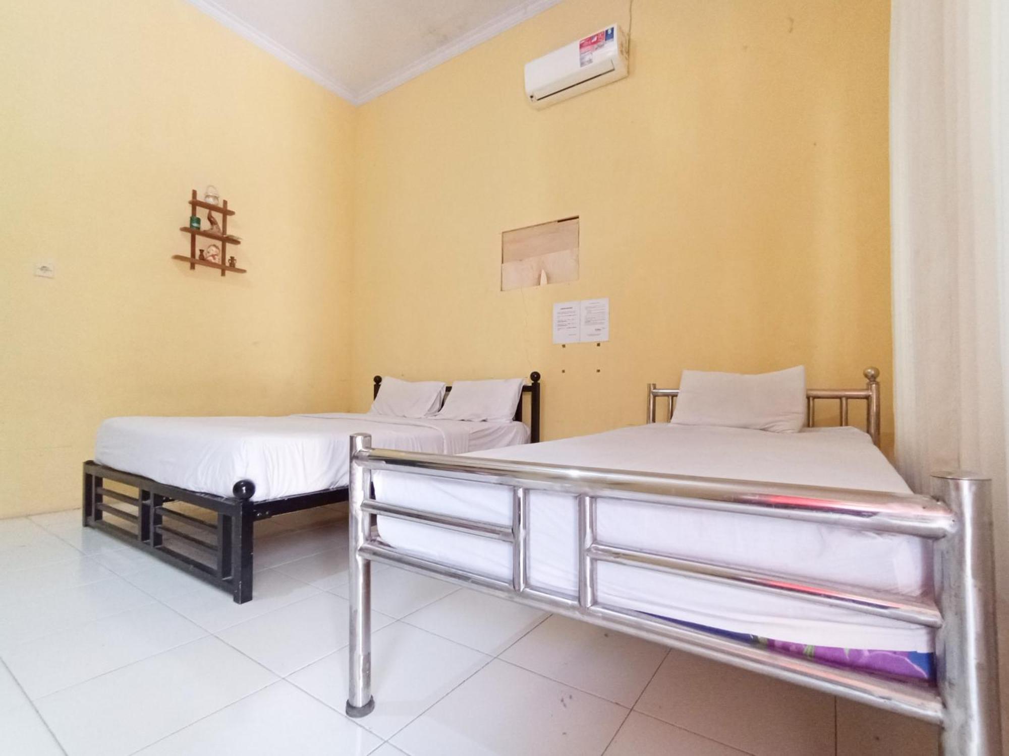 Reddoorz At El Shaday Homestay Banyuwangi Banyuwangi  Extérieur photo