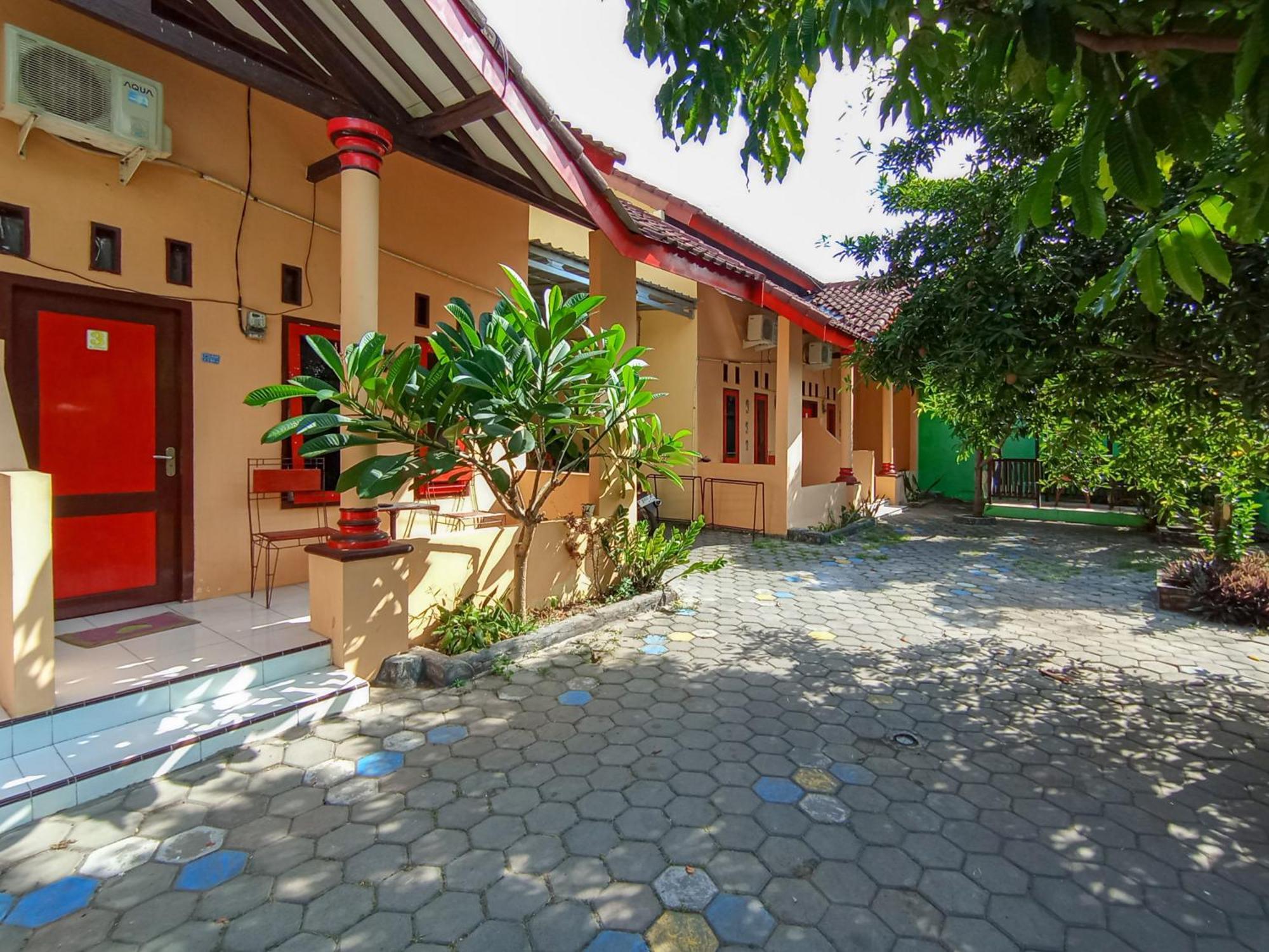 Reddoorz At El Shaday Homestay Banyuwangi Banyuwangi  Extérieur photo